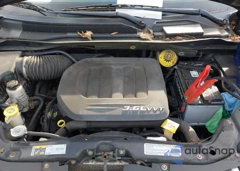 2013 Dodge Grand Caravan Sxt z USA, uszkodzony, nr VIN 2C4RDGCG5DR755573